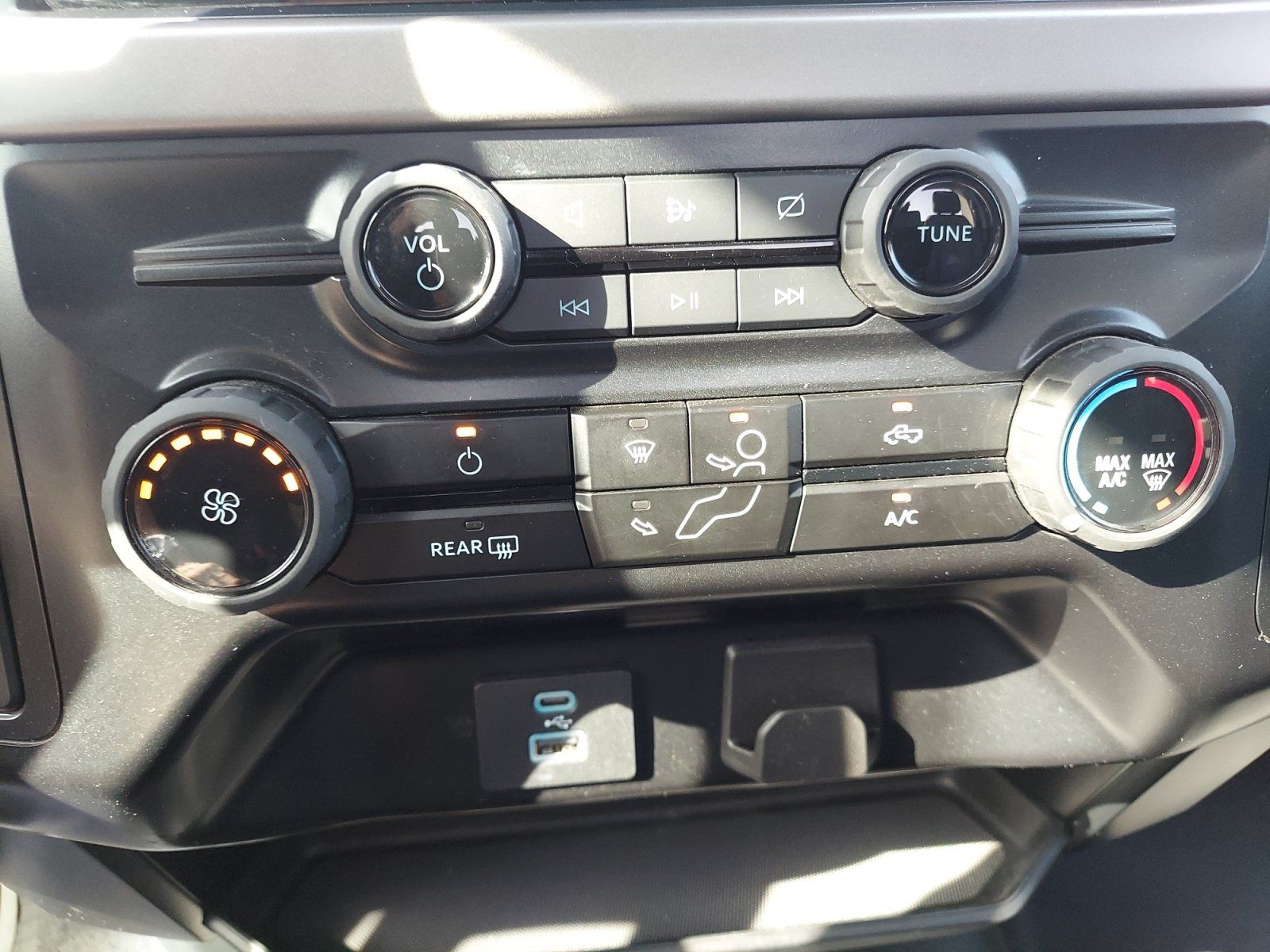 Used 2024 Ford F150 XL w/ Equipment Group 103A High RWD image 17