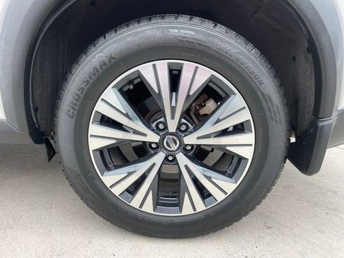Certified 2021 Nissan Rogue SV FWD image 17