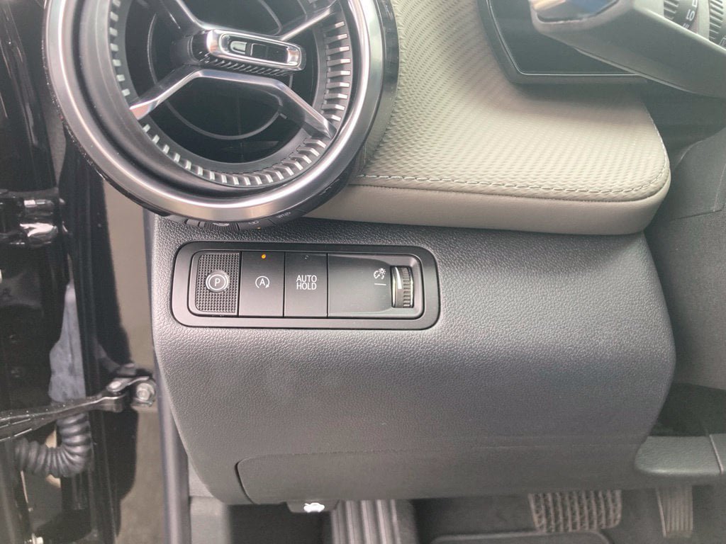 New 2027 Chevrolet Equinox LT w/ Convenience Package II FWD image 18