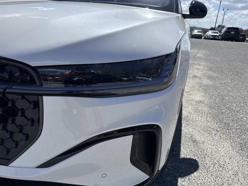 New 2026 Lincoln Nautilus Reserve image 9