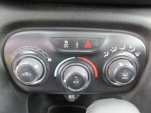 Used 2015 Dodge Dart SXT image 20