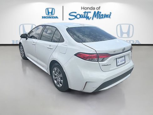 Used 2021 Toyota Corolla LE FWD image 5