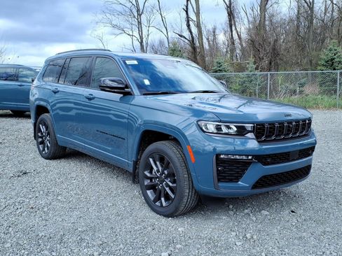 New 2026 Jeep Grand Cherokee L Limited AWD/4WD image 4