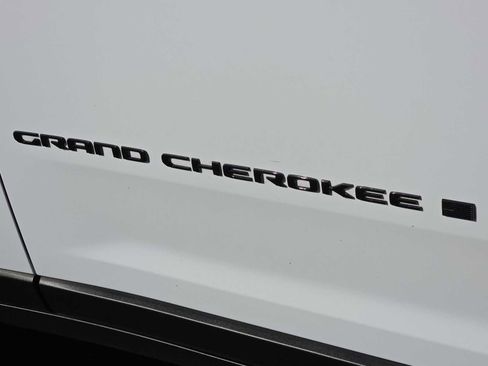 Certified 2024 Jeep Grand Cherokee L Limited w/ Black Appearance Package image 11
