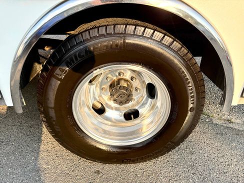 Used 2022 Ford F350 Lariat w/ Lariat Value Package image 11