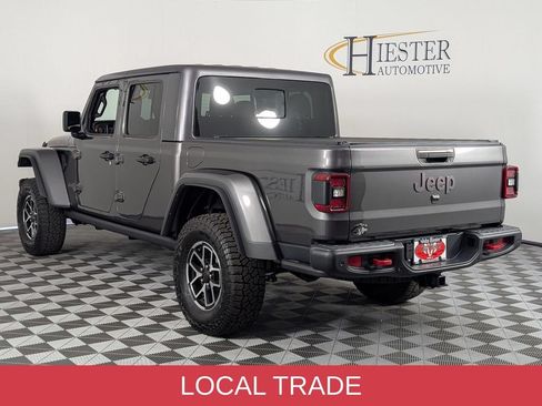 Used 2025 Jeep Gladiator Rubicon AWD/4WD image 5