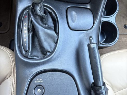 Used 2004 Chevrolet Corvette Coupe w/ Roof Package image 17