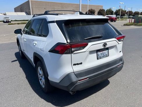 Used 2019 Toyota RAV4 XLE w/ Convenience Package FWD image 5