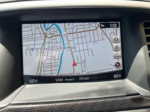 Used 2020 Nissan Pathfinder SL AWD/4WD image 16