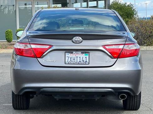 Certified 2017 Toyota Camry SE w/ Moonroof Package FWD image 8