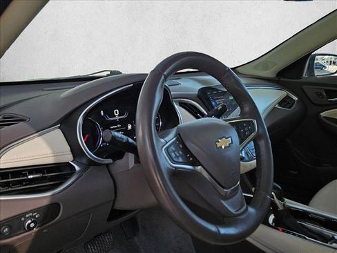 Used 2024 Chevrolet Malibu LT FWD image 9