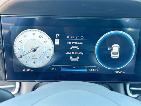 Used 2025 Hyundai Elantra SEL image 12