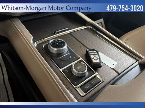 Used 2024 Ford Expedition Max Limited AWD/4WD image 30