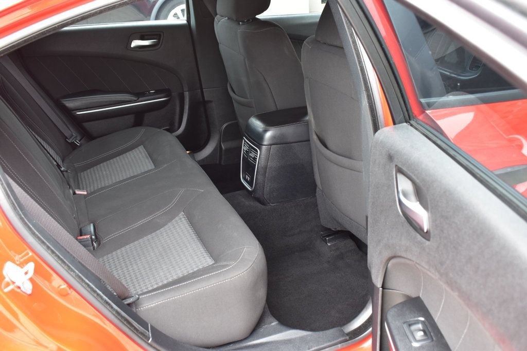 Used 2020 Dodge Charger SXT w/ Driver Convenience Group RWD image 23