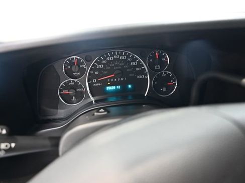 Used 2023 GMC Savana 3500 LS image 28