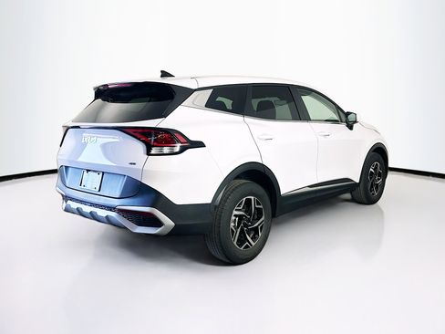 Used 2025 Kia Sportage LX image 9