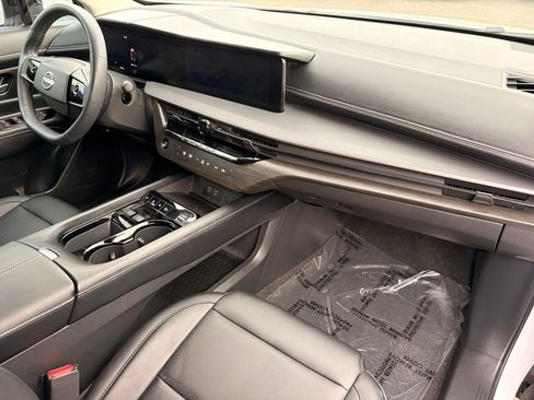 Certified 2025 Nissan Murano SV FWD image 14
