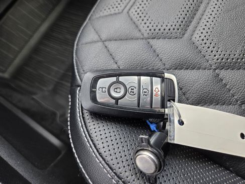 Used 2024 Ford Escape SE w/ PHEV Premium Package FWD image 28