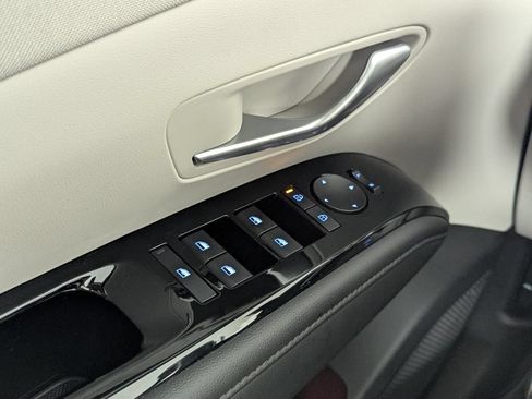 Certified 2025 Hyundai Tucson Limited AWD/4WD image 17