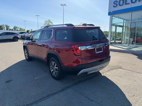 Certified 2023 GMC Acadia SLT FWD image 4