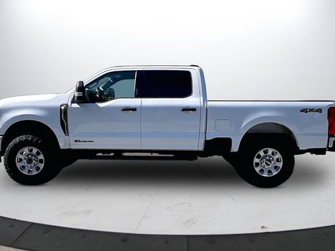 Used 2023 Ford F250 XLT AWD/4WD image 5