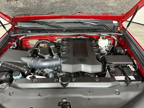 Used 2024 Toyota 4Runner SR5 Premium w/ Moonroof Package image 34