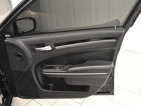 Used 2019 Chrysler 300 S w/ S Model Appearance Package RWD image 20