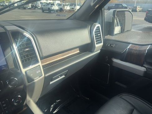 Used 2020 Ford F150 Lariat image 13