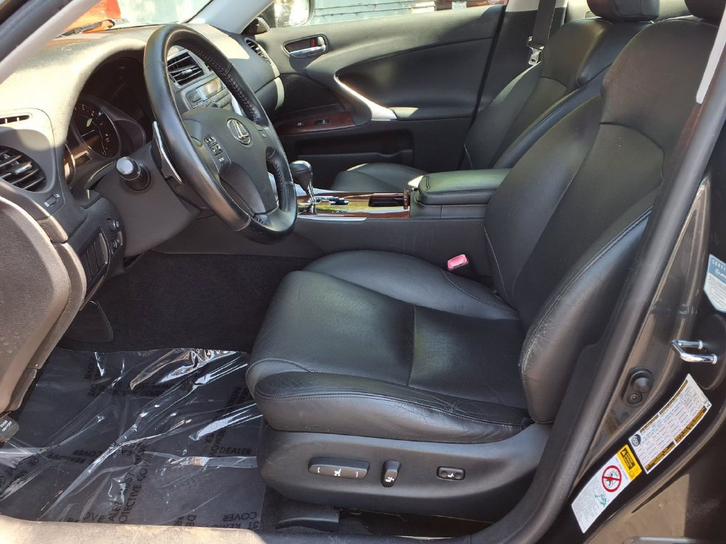 Used 2007 Lexus IS 250 w/ Premium Pkg RWD image 14