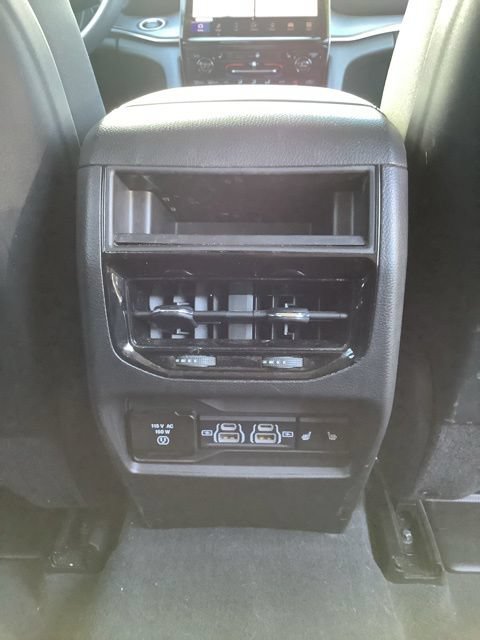Used 2023 Jeep Grand Cherokee Limited AWD/4WD image 23