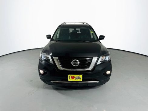 Used 2018 Nissan Pathfinder Platinum FWD image 4