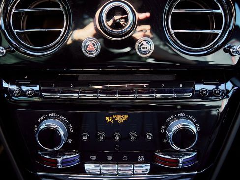 Used 2024 Rolls-Royce Phantom Sedan image 88