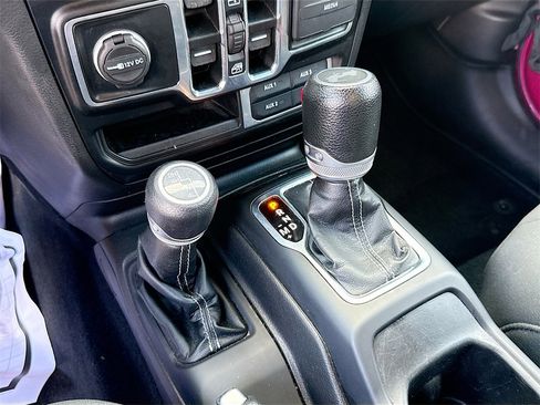 Used 2022 Jeep Wrangler Unlimited Sahara w/ LED Lighting Group image 18