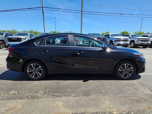 Used 2023 Kia Forte LXS FWD image 6