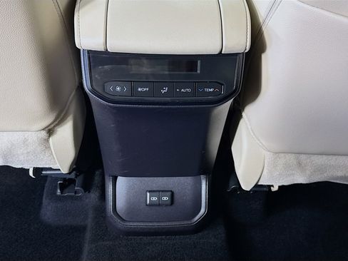 Certified 2025 Toyota Highlander XLE AWD/4WD image 25