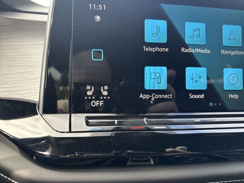 New 2026 Volkswagen Atlas Cross Sport SE image 33