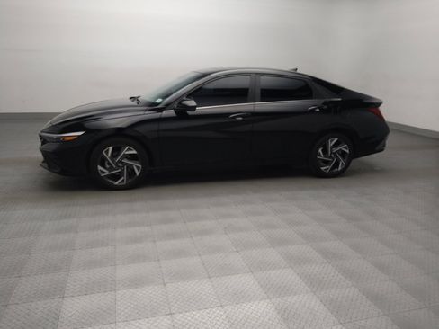 Used 2024 Hyundai Elantra SEL w/ Convenience Package image 2