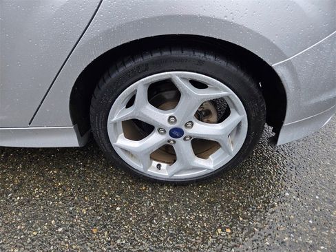 Used 2014 Ford Focus ST w/ Equipment Group 201A image 9