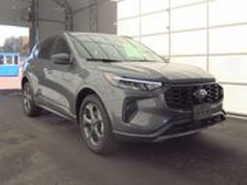 Used 2023 Ford Escape ST-Line AWD/4WD image 3