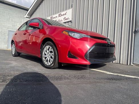 Used 2017 Toyota Corolla LE image 4