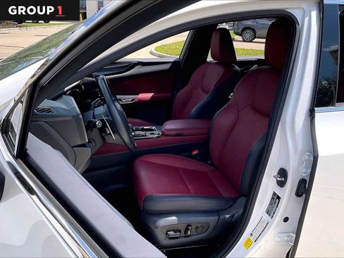 Used 2025 Lexus NX 250 FWD w/ Towing Package (2000 Lbs) image 7