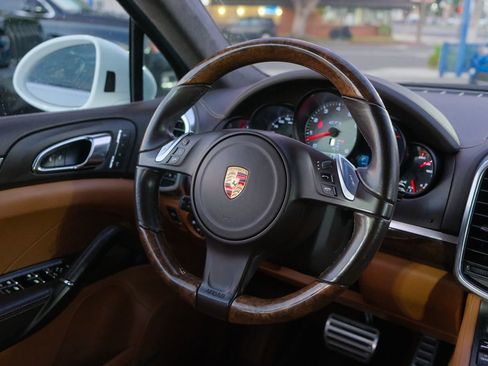 Used 2014 Porsche Cayenne GTS image 44
