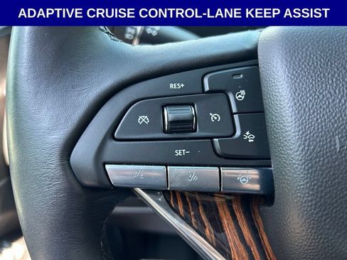 Used 2023 Cadillac Escalade Premium Luxury AWD/4WD image 17