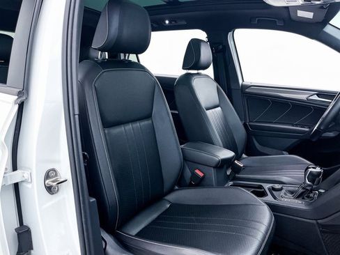 Used 2022 Volkswagen Tiguan SE R-Line image 36