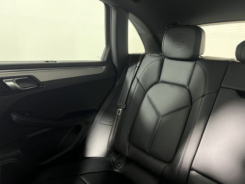 Certified 2026 Porsche Macan AWD/4WD image 15