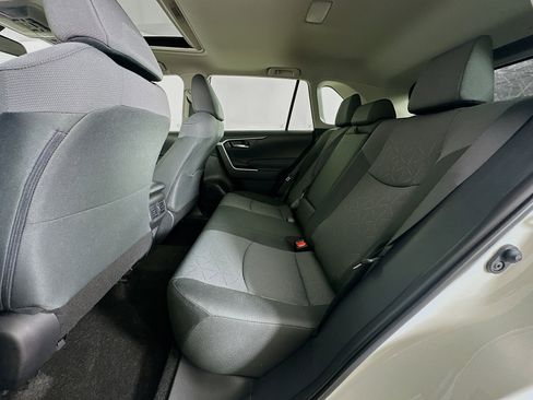 Used 2025 Toyota RAV4 XLE w/ Convenience Package image 27