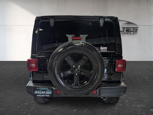 Used 2025 Jeep Wrangler Unlimited Sahara AWD/4WD image 9
