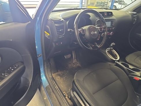 Used 2016 Kia Soul + w/ Designer's Package FWD image 5