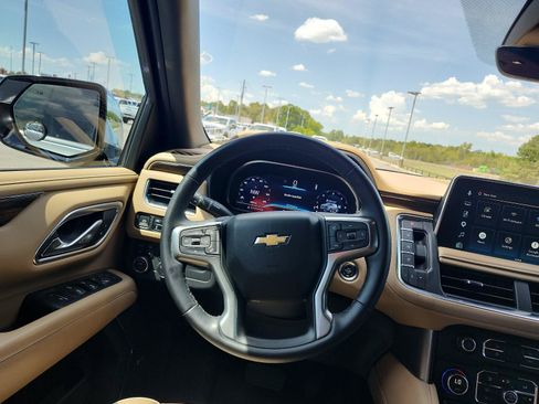 Used 2024 Chevrolet Tahoe Premier AWD/4WD image 15