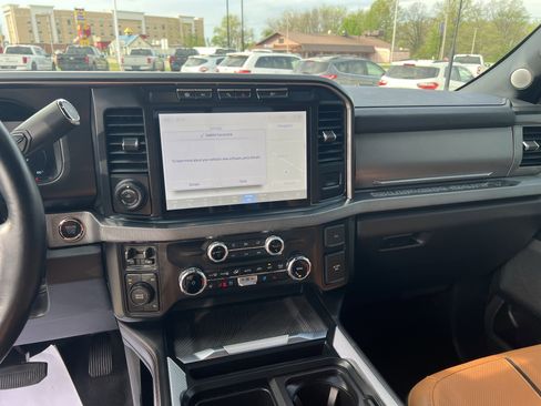 Used 2024 Ford F450 Platinum image 23